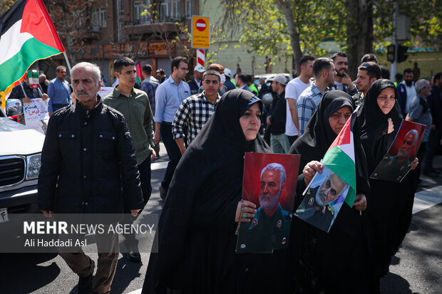 راهپیمایی روز جهانی <a href='https://sayeb.ir/tag/%d9%82%d8%af%d8%b3'>قدس</a> در تهران