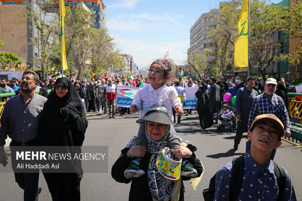 راهپیمایی روز جهانی <a href='https://sayeb.ir/tag/%d9%82%d8%af%d8%b3'>قدس</a> در تهران
