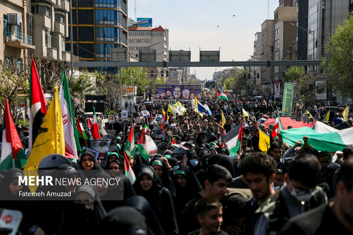 تشییع پیکر مطهر شهدای حمله تروریستی به کنسولگری ایران در سوریه