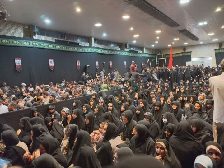 مراسم شبی با شهید «سید عباس صالحی» درحسینیه سپاه بروجرد برگزار شد