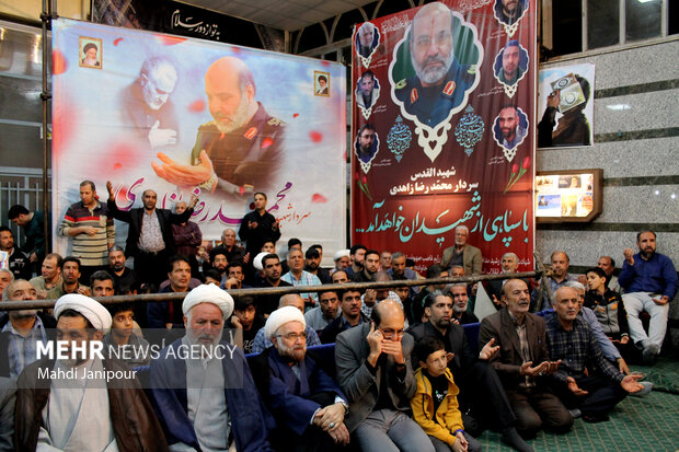 مراسم وداع با پیکر شهید زاهدی در اصفهان