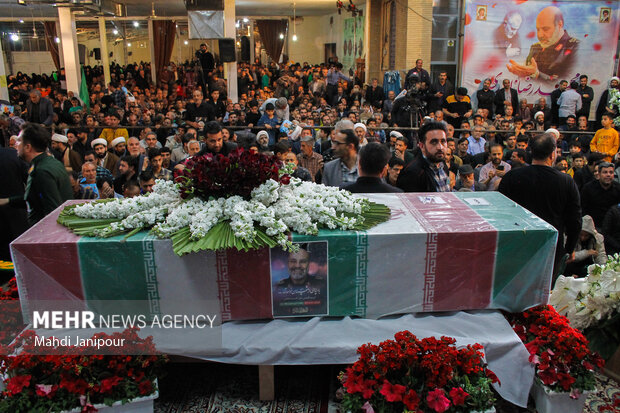 مراسم وداع با پیکر شهید زاهدی در اصفهان