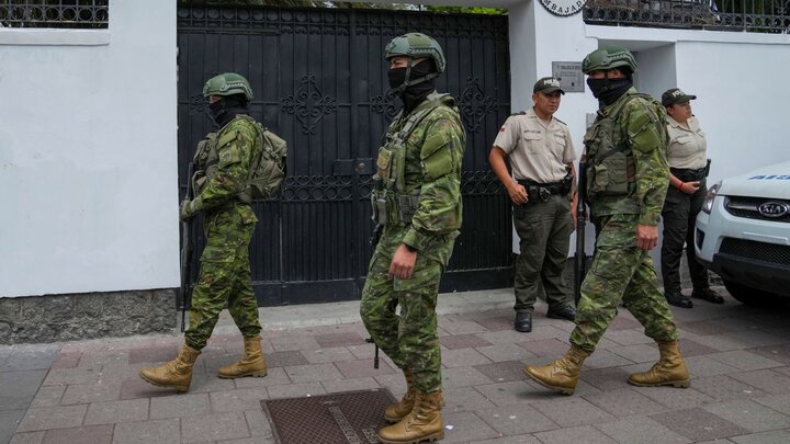 حمله پلیس اکوادور به سفارت مکزیک/ روابط دیپلماتیک تعلیق شد+ فیلم