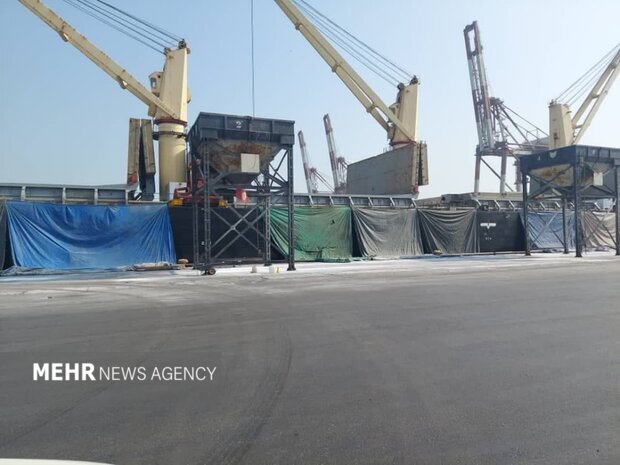تصدير 400 ألف طن من البضائع السائبة عبر ميناء "الخمير" الايراني إلى دول الخليج الفارسي
