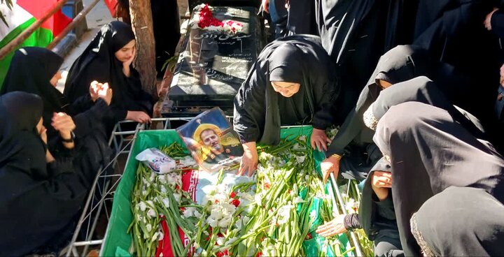 تشييع جثماني الشهيدين اللواء رحيمي والسيد مهدي جلادتي في طهران
