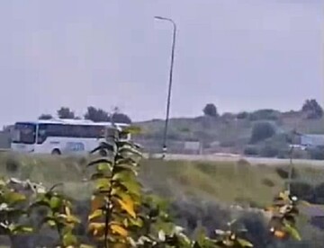 عملیات تیراندازی به اتوبوس شهرک‌نشینان صهیونیست/ دو نفر زخمی شدند+ فیلم