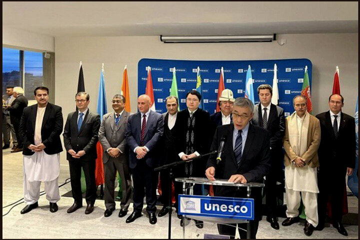 ساز و آواز پژوهشگر ایرانی در یک رویداد بین المللی ویژه نوروز  ساز و آواز پژوهشگر ایرانی در یک رویداد بین المللی ویژه نوروز