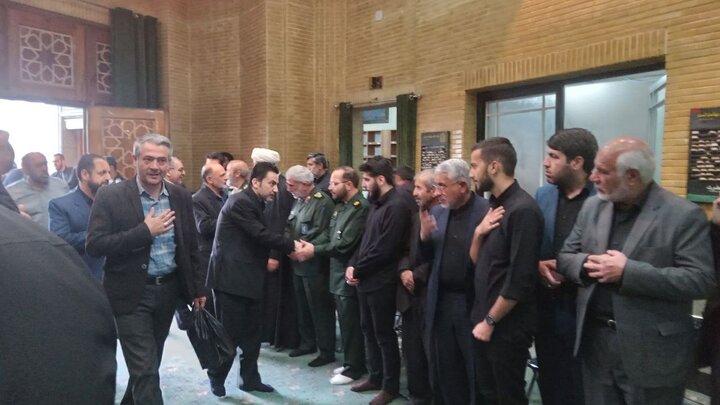 İsrail'in Şam saldırısında şehit düşen komutanlar için anma merasimi düzenlendi İsrail'in Şam saldırısında şehit düşen komutanlar için anma merasimi düzenlendi