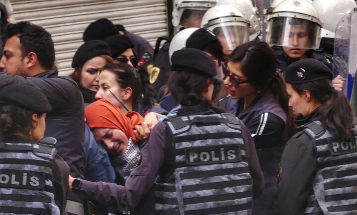 حمله خشن پلیس ترکیه به حامیان فلسطین/ ۴۳ نفر بازداشت شدند+ فیلم