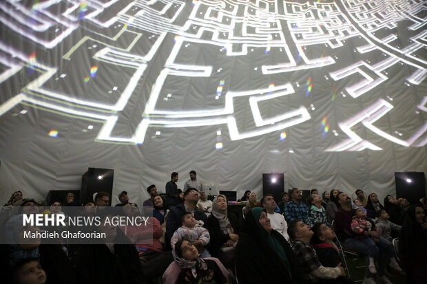جشنواره هنرهای نوری در <a href='https://sayeb.ir/tag/%d9%85%d8%b4%d9%87%d8%af'>مشهد</a>