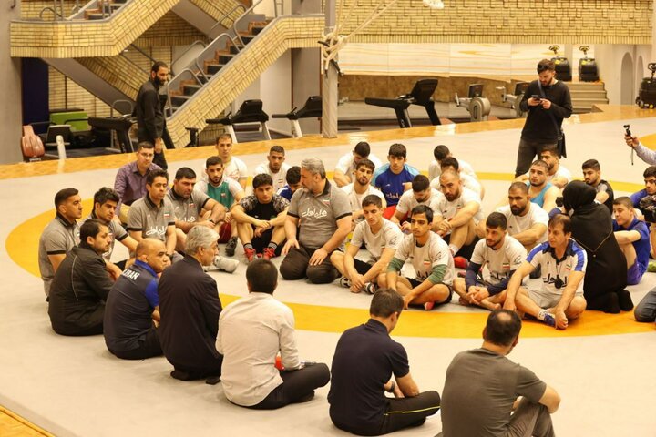 وزیر ورزش و جوانان در اردوی کشتیگیران حضور پیدا کرد