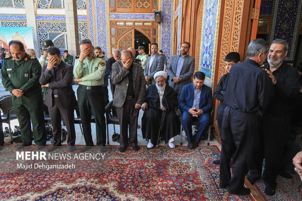مراسم بزرگداشت شهدای امنیت یزد در مسجد حظیره