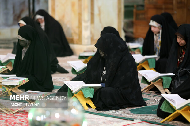 محفل جمع خوانی قرآن کریم ماه رمضان در مسجد جامع مهاباد برگزار می شود