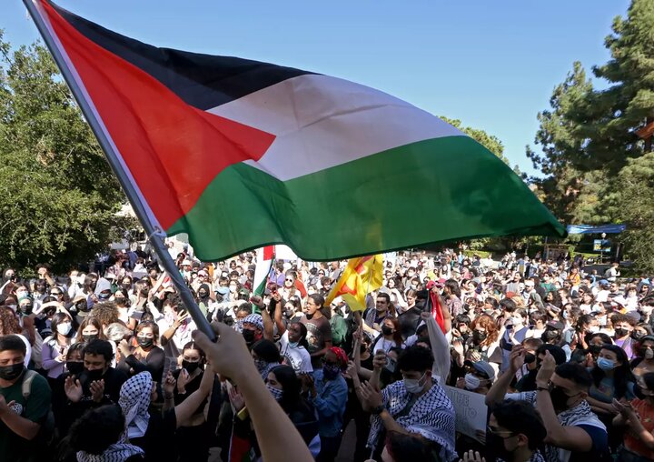 اعتصاب گسترده در ۱۰ دانشگاه کالیفرنیا در حمایت از فلسطین اعتصاب گسترده در ۱۰ دانشگاه کالیفرنیا در حمایت از فلسطین
