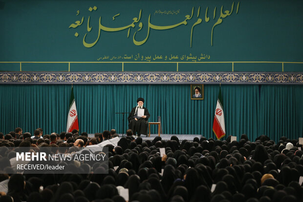 دیدار جمعی از دانشجویان و نمایندگان تشکل‌های دانشجویی با رهبر معظم انقلاب اسلامی