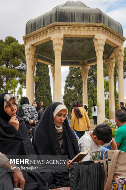 محفل انس با قرآن کریم در حافظیه شیراز