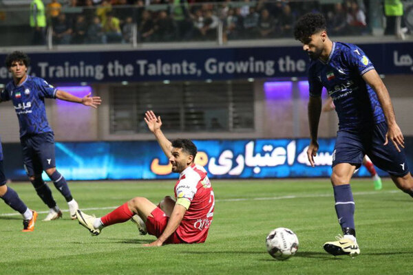 سایه پرسپولیس روی صدرنشینی استقلال افتاد