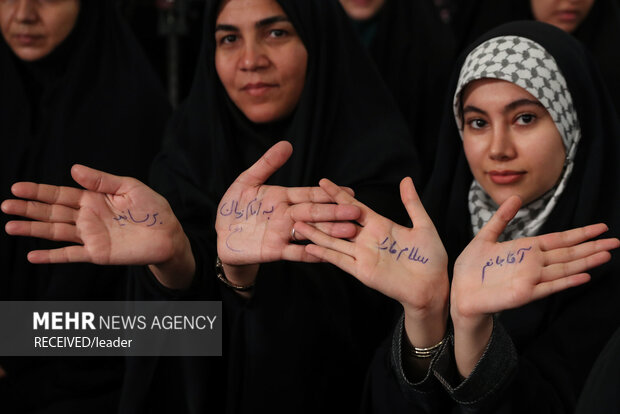 دیدار جمعی از دانشجویان با رهبر معظم انقلاب اسلامی