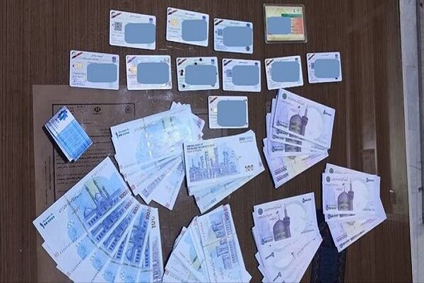دستگیری باند حرفه‌ای جعل اسناد و مدارک در کنگاور