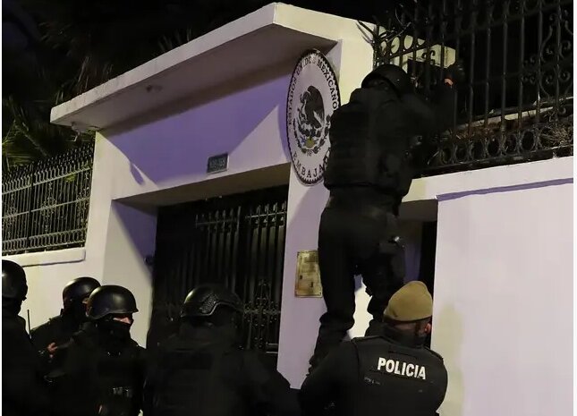 Mexico welcomes home Ecuador embassy staff after armed raid