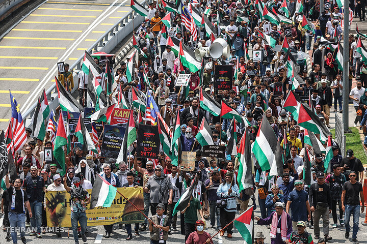 Thousands around the world rally for Palestinians on Al-Quds Day