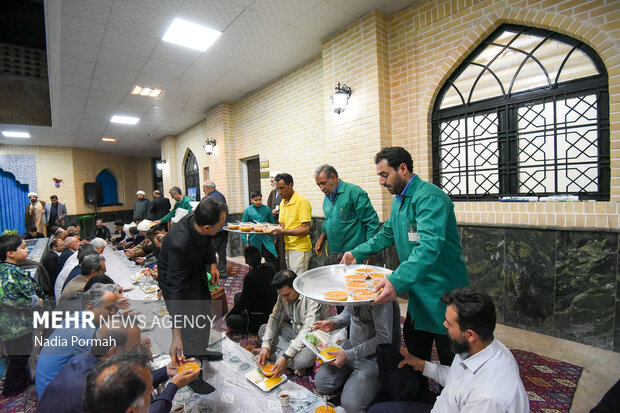 تغذیه افطار و سحر از دیدگاه طب ایرانی تغذیه افطار و سحر از دیدگاه طب ایرانی