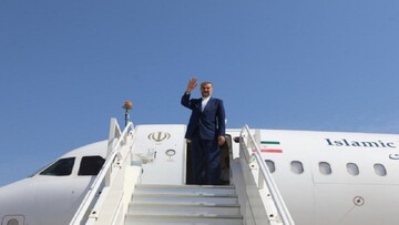 وزير الخارجية الايراني يغادر البلاد متوجها الى غامبيا