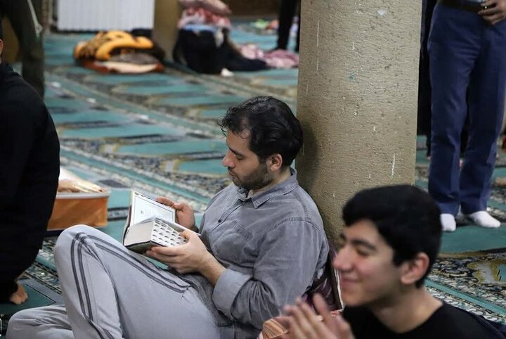 حضور پرشور جوانان همدانی در اعتکاف دهه آخر ماه رمضان