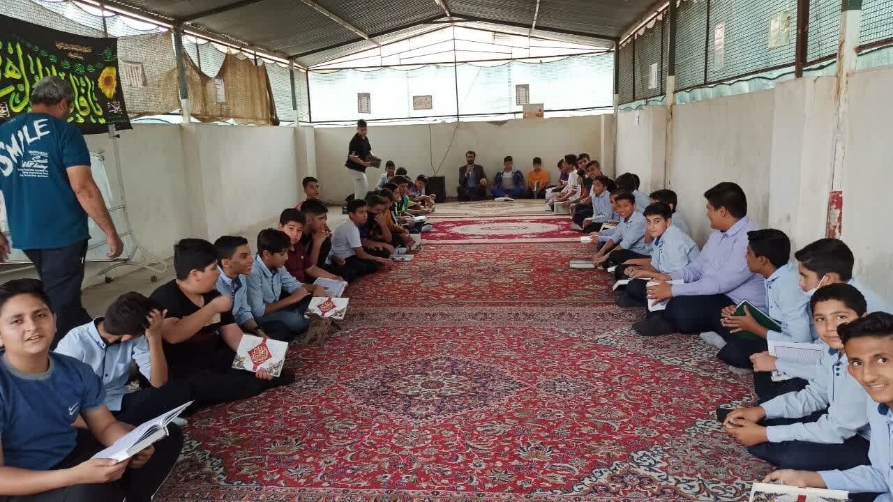 برنامه تلویزیونی محفل در اجرا، تیم داوری و ایده بسیار عالی است