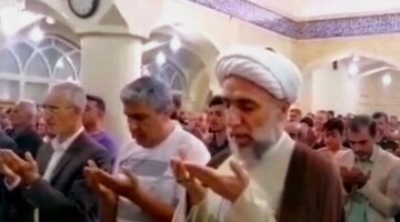 آیین باشکوه اقامه نماز عید فطر در ارسنجان برپا شد