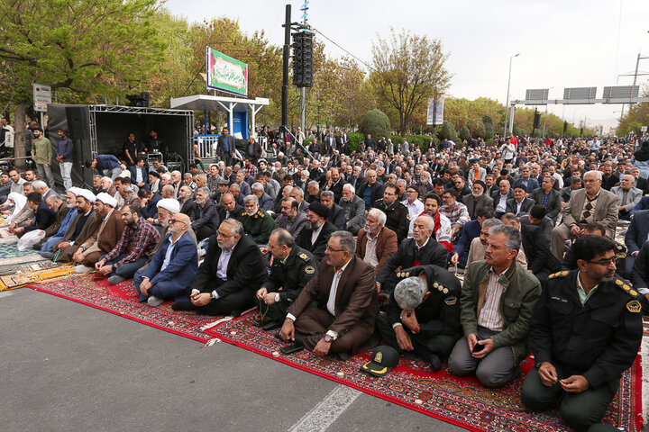 هر سال گرایش جوانان و مردم به دین بیشتر میشود