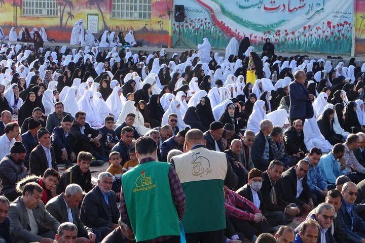 نماز عید سعید فطر در ورزنه برپا شد