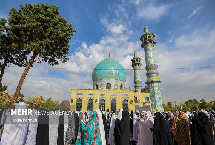 اقامه نماز عید سعید فطر در کرج