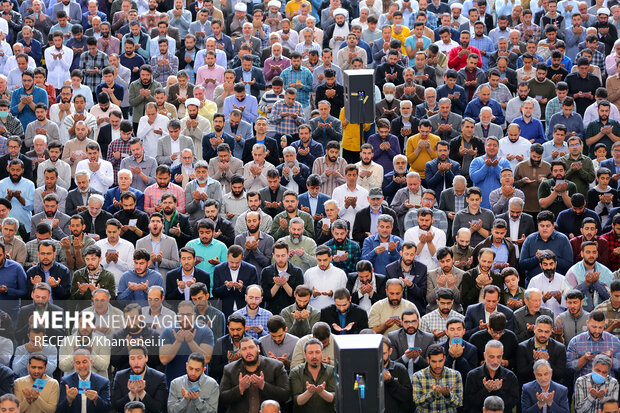 اقامه نماز عید فطر به امامت رهبر معظم انقلاب اسلامی