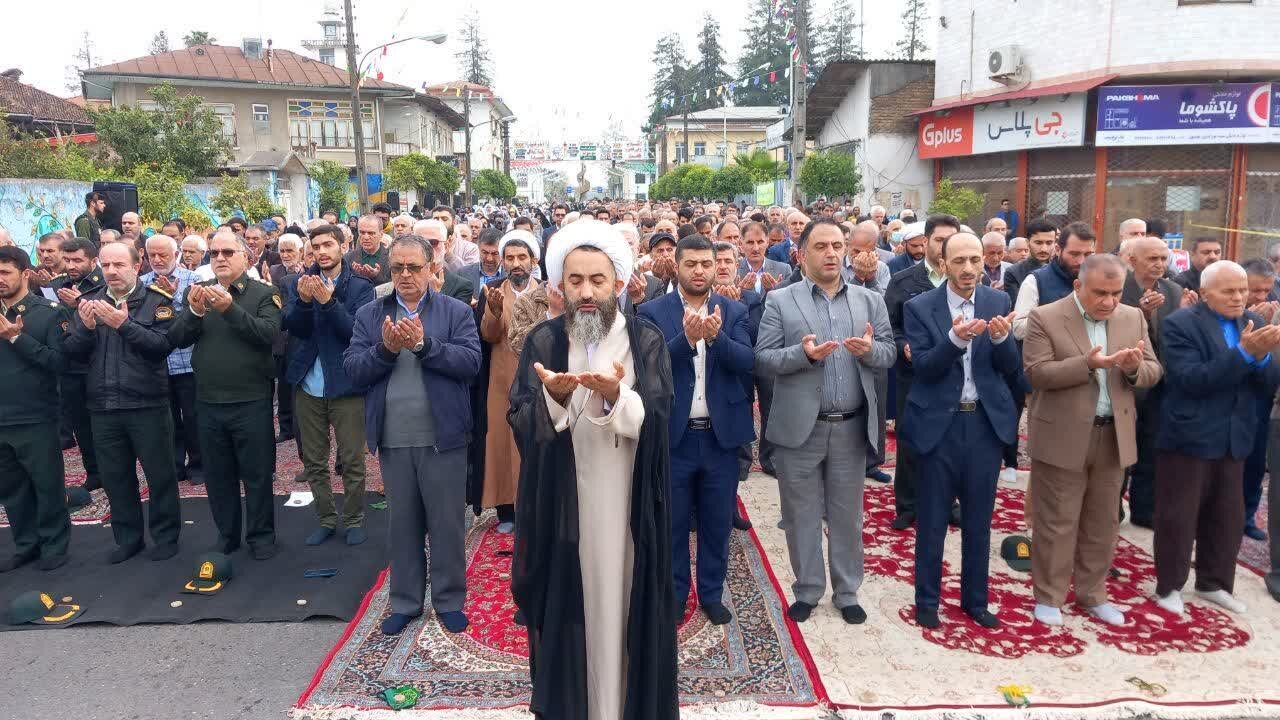 برپایی نماز عید سعید فطر در رودسر