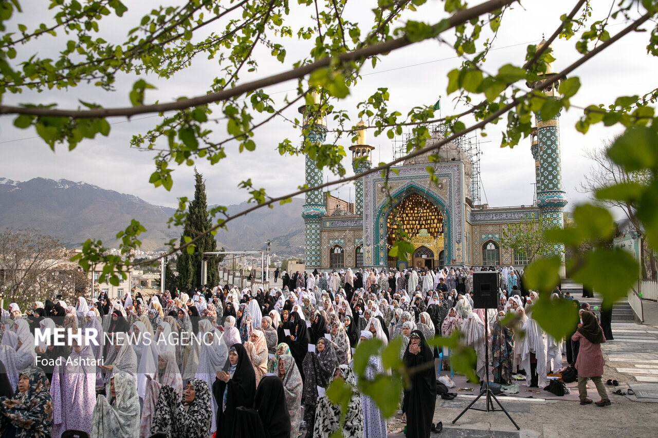 إقامة صلاة عيد الفطر في جميع أنحاء إيران