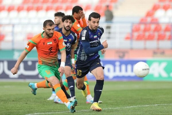 پرسپولیس محتاج برد گربه سیاهش شد/ استقلال در خطر از دست دادن صدر!