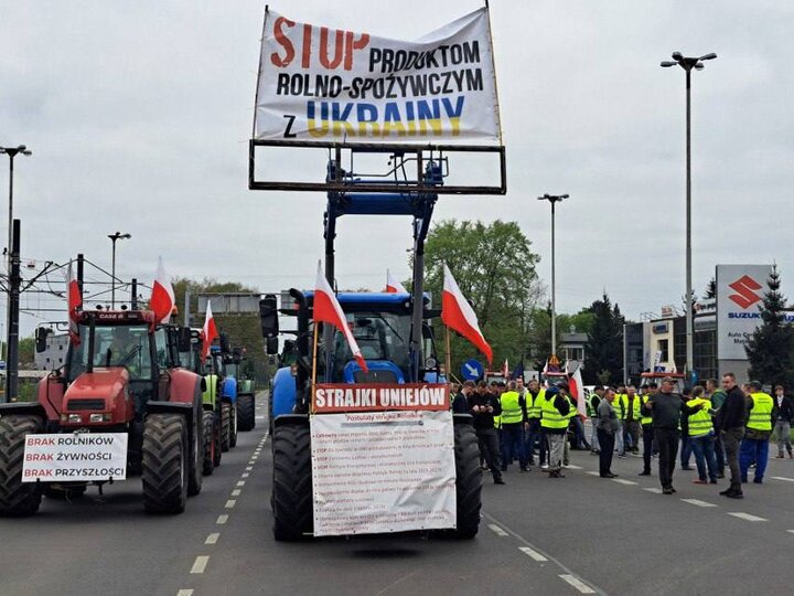 اعتراض گسترده کشاورزان لهستانی علیه واردات محصولات اوکراینی+ فیلم