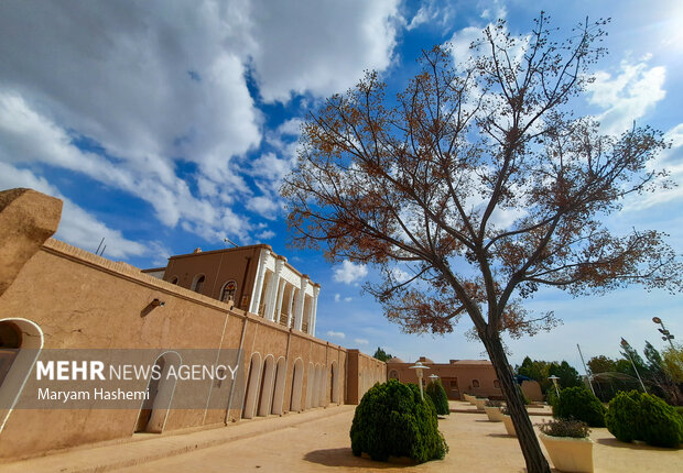 باغ و عمارت فتح آباد با نام صاحب قدیمی باغ بیگلر بیگی در شهر کرمان قرار دارد. باغی که در منطقه اختیارآباد کرمان و۲۵ کیلومتری مرکز این شهر قرار گرفته است. باغ فتح آباد زمانی رونق زیادی داشته، به طوری که سبک ساخت آن الگوی ساخت مجموعه جهانی باغ شاهزاده ماهان شده است