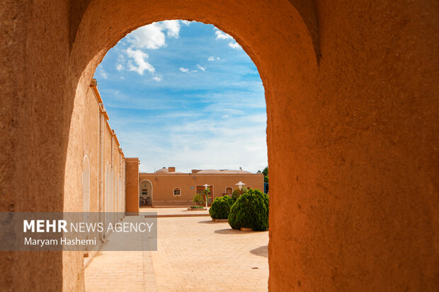 باغ و عمارت فتح آباد با نام صاحب قدیمی باغ بیگلر بیگی در شهر کرمان قرار دارد. باغی که در منطقه اختیارآباد کرمان و۲۵ کیلومتری مرکز این شهر قرار گرفته است. باغ فتح آباد زمانی رونق زیادی داشته، به طوری که سبک ساخت آن الگوی ساخت مجموعه جهانی باغ شاهزاده ماهان شده است