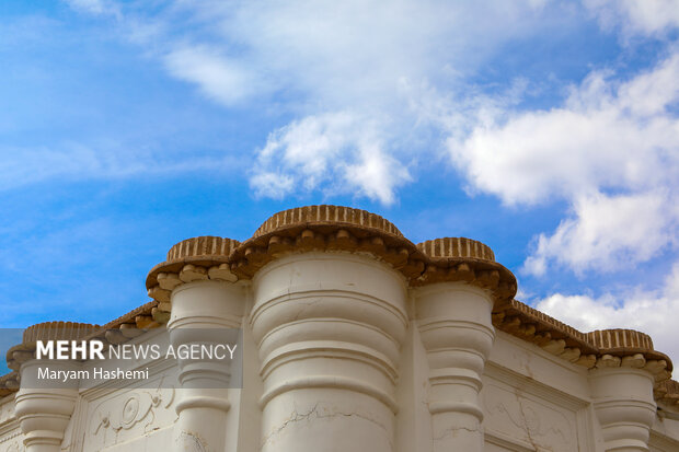 باغ و عمارت فتح آباد با نام صاحب قدیمی باغ بیگلر بیگی در شهر کرمان قرار دارد. باغی که در منطقه اختیارآباد کرمان و۲۵ کیلومتری مرکز این شهر قرار گرفته است. باغ فتح آباد زمانی رونق زیادی داشته، به طوری که سبک ساخت آن الگوی ساخت مجموعه جهانی باغ شاهزاده ماهان شده است