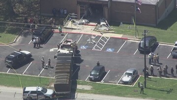 مجرم سابقه‌دار با ۱۸ چرخ مسروقه به ساختمان فدرال تگزاس کوبید/ ۱۴ نفر کشته و مصدوم شدند
