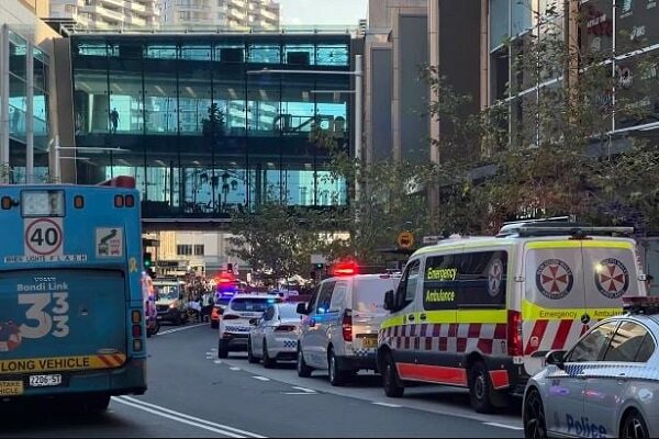 Avustralya'da alışveriş merkezinde bıçaklı ve silahlı saldırı