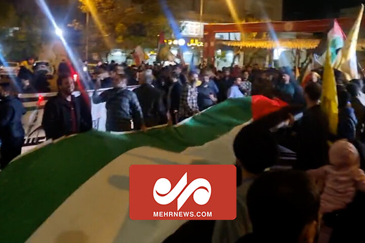 تجمع مردم در میدان فلسطین و حمایت از حماسه حمله به رژیم صهیونیستی