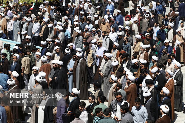 پیام رهبر انقلاب به همایش بازتاسیس حوزه نقطه عطفی در تحول نهاد روحانیت