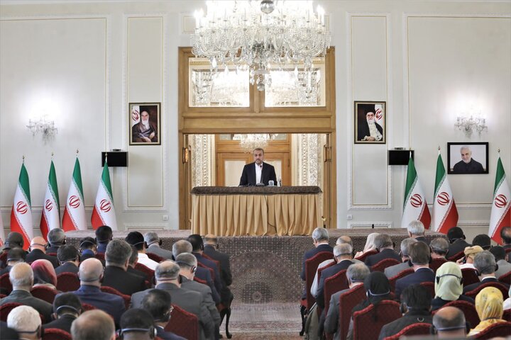 وزير الخارجية الايراني: لم نحدد في عملیاتنا العسکرية أي أهداف مدنية