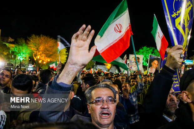 تجمع بزرگ مردمی در حمایت از عملیات"وعده صادق"در تبریز