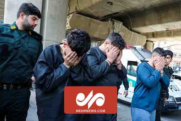 لحظه دستگیری زورگیران پل صدر تهران توسط پلیس آگاهی در مازندران لحظه دستگیری زورگیران پل صدر تهران توسط پلیس آگاهی در مازندران