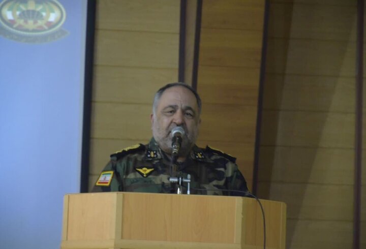 ارتش فدای ملت ایران است/ اثبات وفاداری با تقدیم ۴۶ هزار شهید