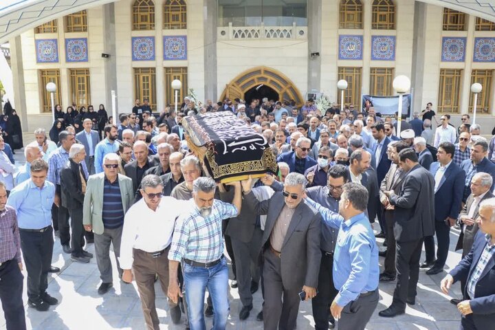 آیین وداع با پروفسور هاشم شرقی در دانشگاه شیراز برگزار شد